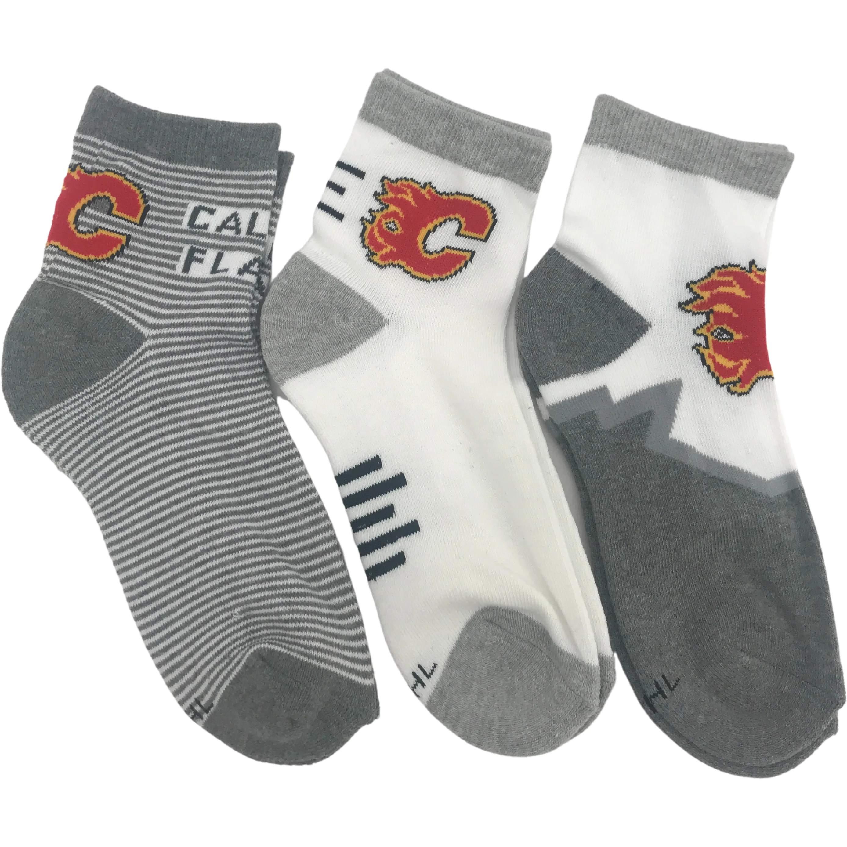 NHL Calgary Flames Boy's Socks / Grey & White / Calgary Flames Logo / 3 Pairs / Ankle Socks