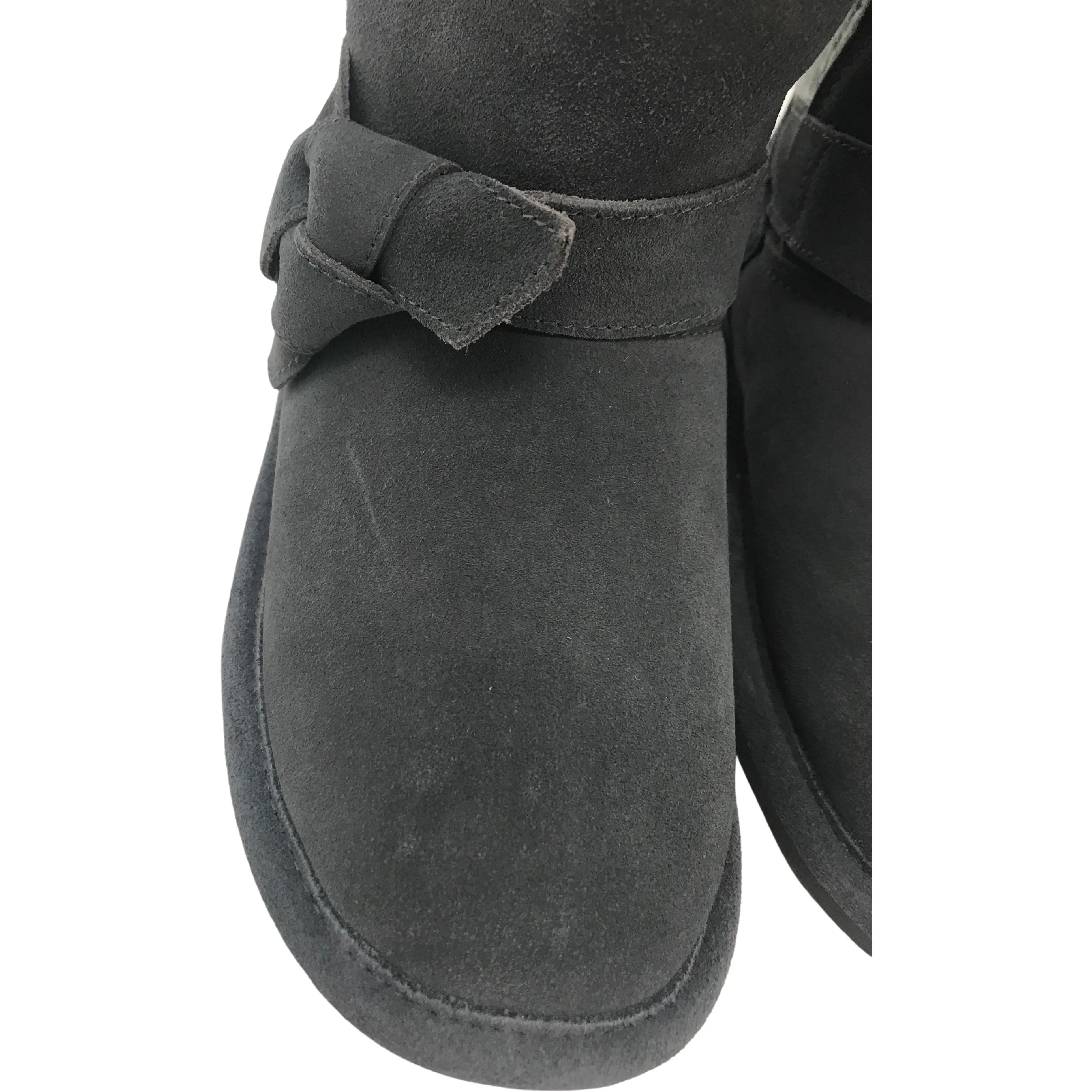 BearPaw Women's Winter Boots / Short Winter Boots / Geneva Knitted Boots / Grey / Size 5 **WORN**