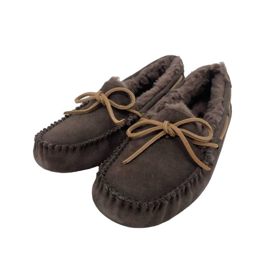 UGG Women's Dark Brown Dakota Slippers / Size 7 – CanadaWide